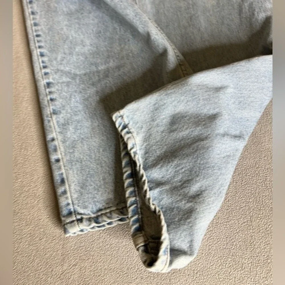 Vintage Levi’s 570 Jeans Size 36x32 baggy fit made in USA